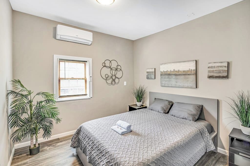 6 chambres, fer et planche à repasser, Wi-Fi, draps fournis