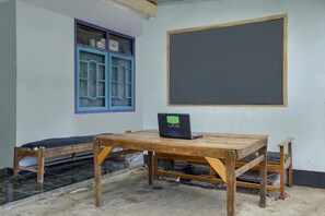 Reception - Hotel O Eco Tourism Desa Cibodas Areng 1 Syariah (Lembang)