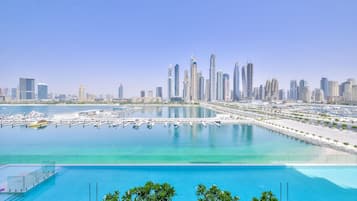 Kolam renang outdoor