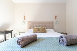 5 makuuhuonetta, vauvan matkasänky, ilmainen Wi-Fi, vuodevaatteet