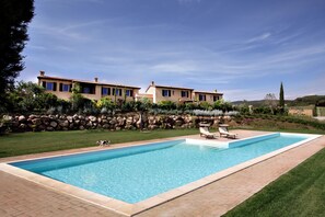 Outdoor pool - Il Mirto - spectacular position in the heart of a golf course (Bagno di Gavorrano)