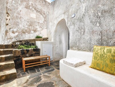 Stunning home in Pantelleria with WiFi