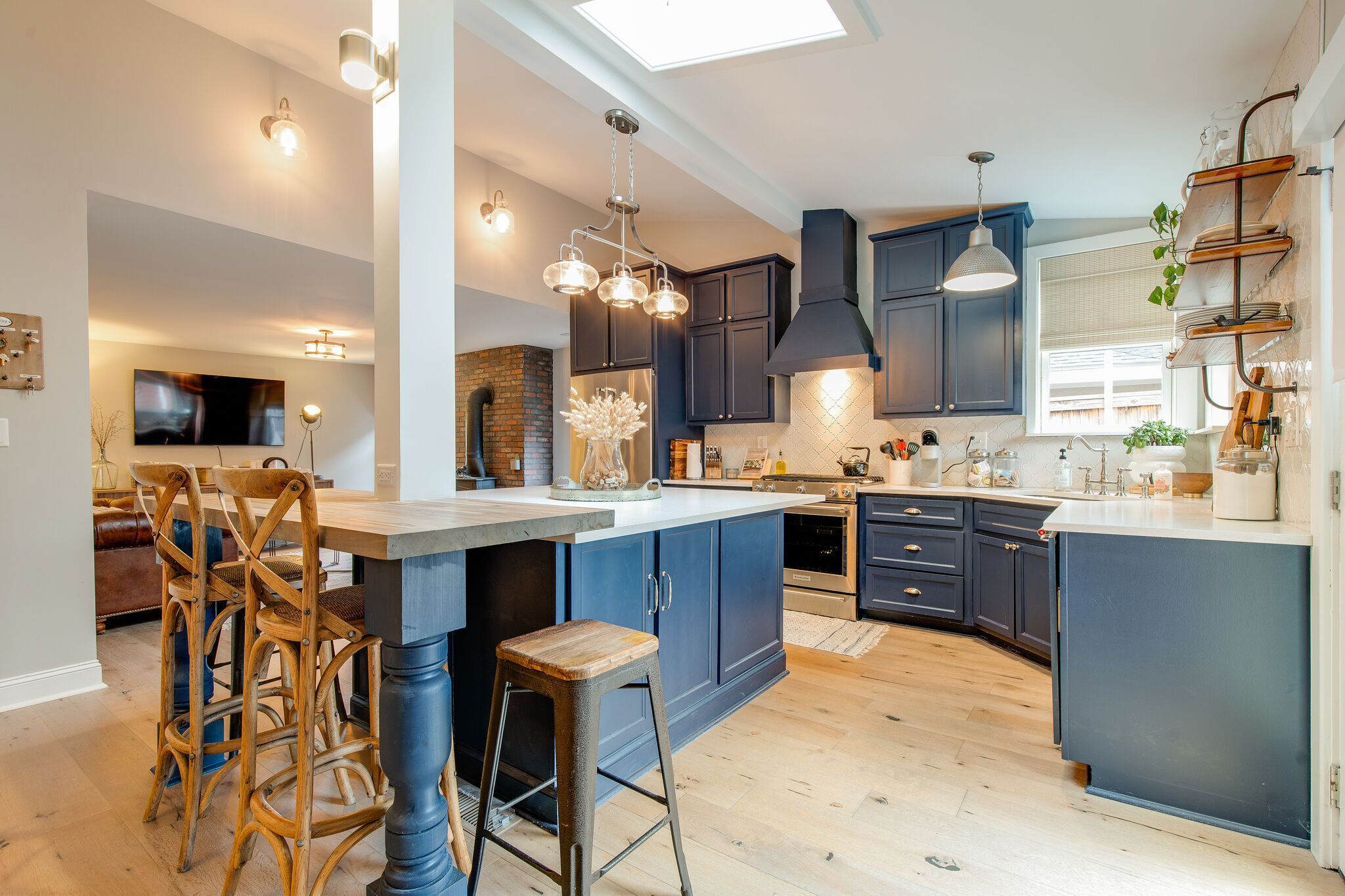 5 Points Walkable & 10 Min to Downtown