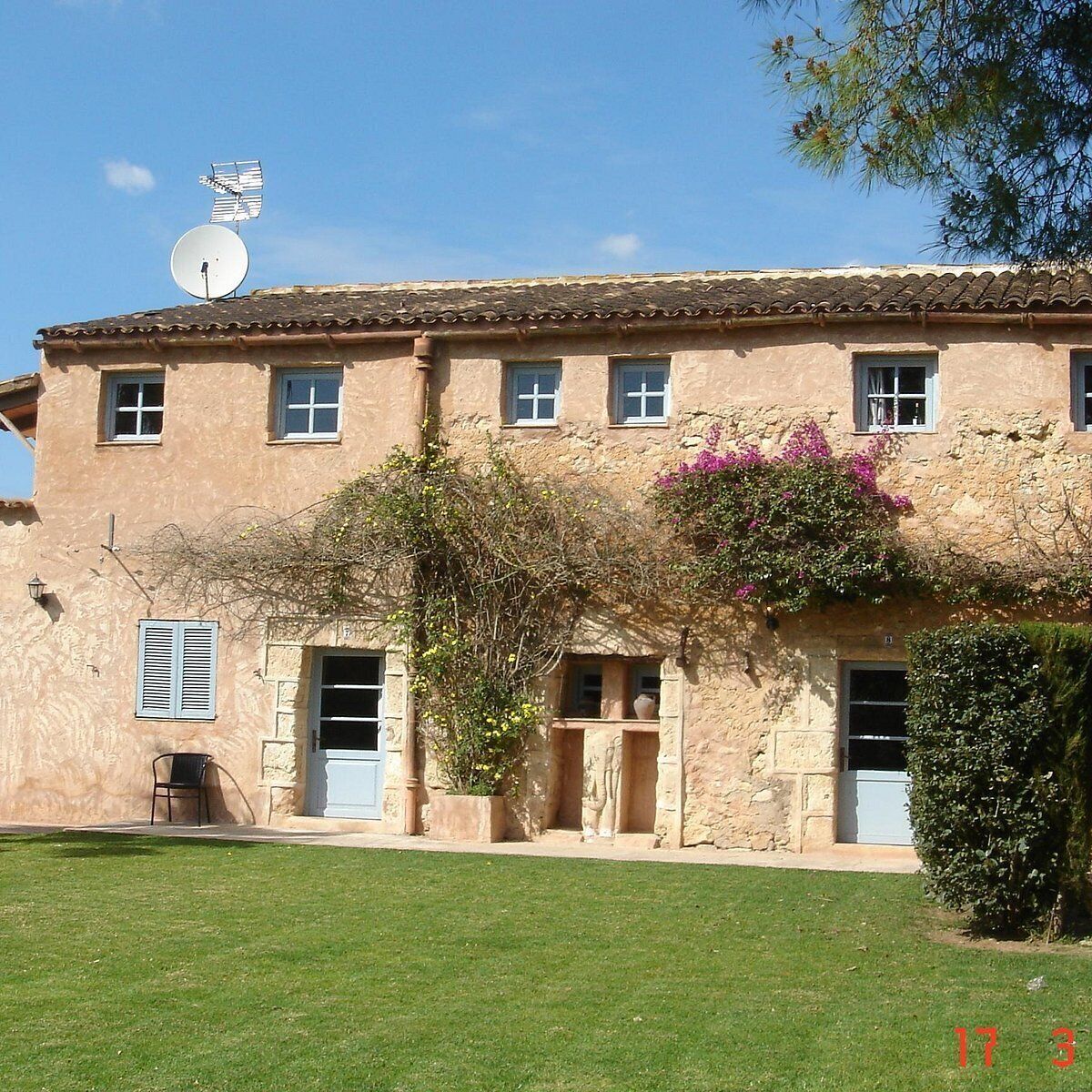 المنشأة من الخارج