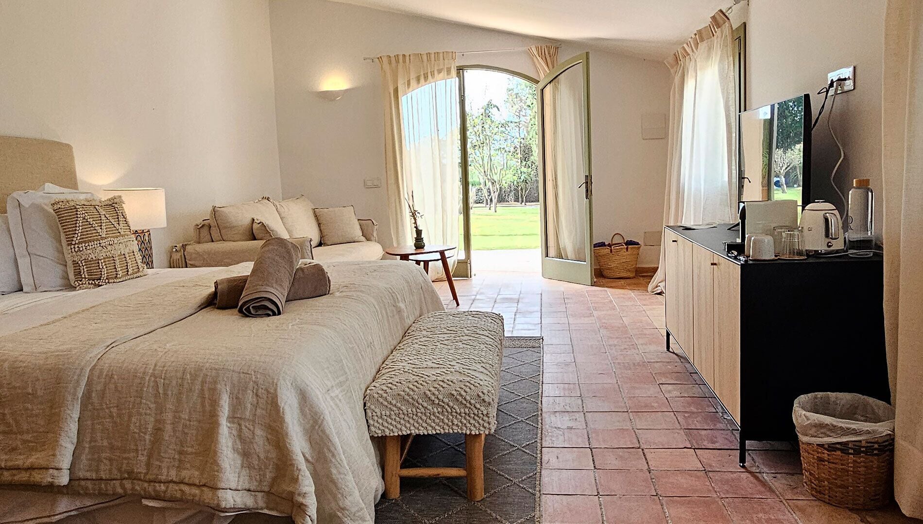 Junior Studio Suite, Terrace | Egyptian cotton sheets, premium bedding, in-room safe