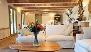 Flat-screen TV - Agroturismo es Mayolet (Manacor)