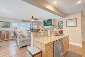 Interior - Wintergreens R910- Mtn Condo/View, Gated Resort, Indoor/Outdoor Pools & Hot Tub (Banner Elk)