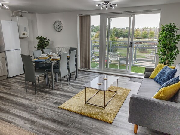 City Apartment | Living area