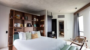 Premium Room | Premium bedding, pillowtop beds, laptop workspace, iron/ironing board - JOST Hotel Montpellier Centre St Roch (Montpellier)