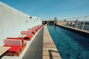 Seasonal outdoor pool - JOST Hotel Montpellier Centre St Roch (Montpellier)