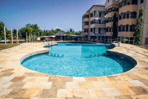 Outdoor pool - Cozy Apartment with ocean views, a few minutes to the beach. (Kilifi)