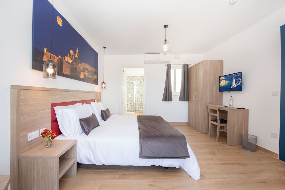 Superior szoba | Íróasztal, ingyenes wifi és ágynemű