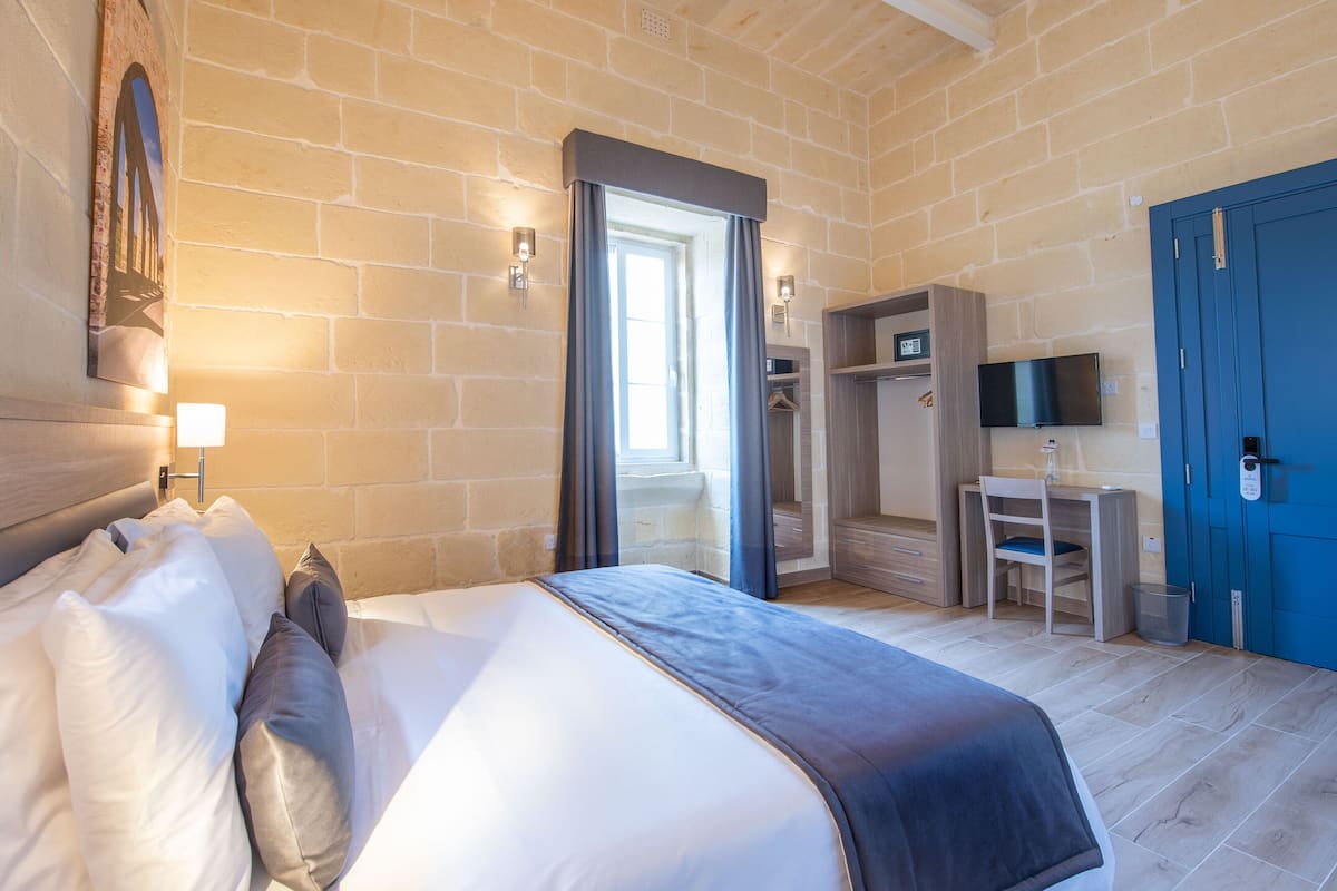 Comfort szoba | Íróasztal, ingyenes wifi és ágynemű