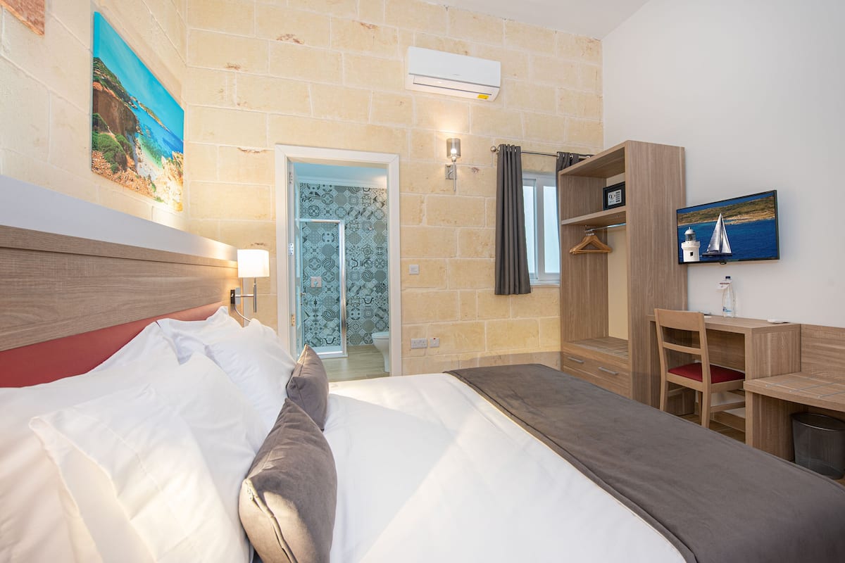 Comfort szoba | Íróasztal, ingyenes wifi és ágynemű