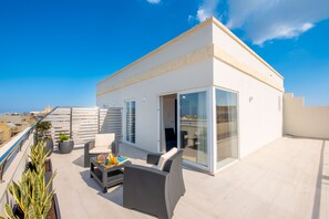 Chambre Supérieure | Terrasse/Patio