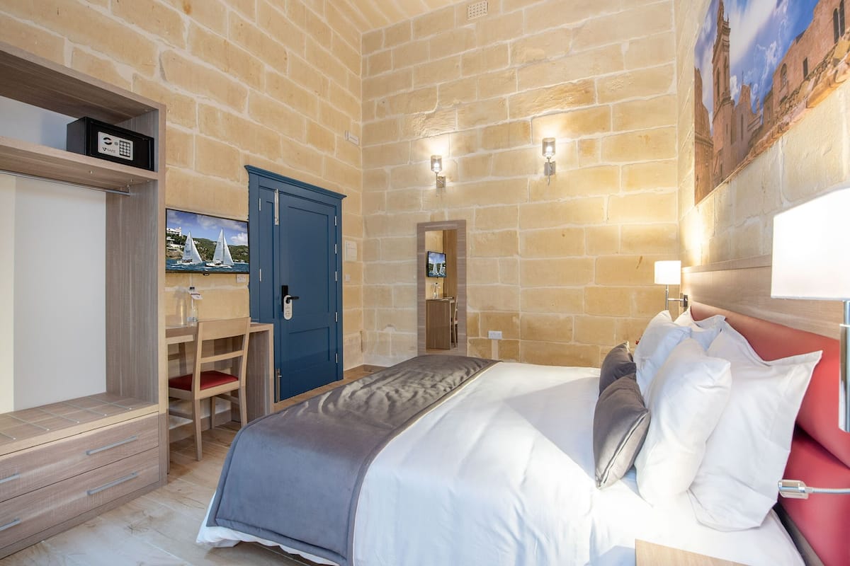 Basic szoba | Íróasztal, ingyenes wifi és ágynemű