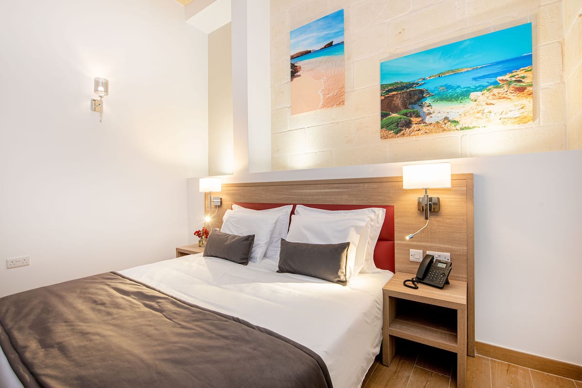 Comfort szoba | Íróasztal, ingyenes wifi és ágynemű