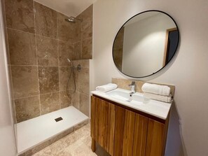 Bathroom - Gîte les 27 (Saint-Denis-le-Ferment)