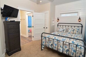 6 bedrooms, free WiFi, bed sheets