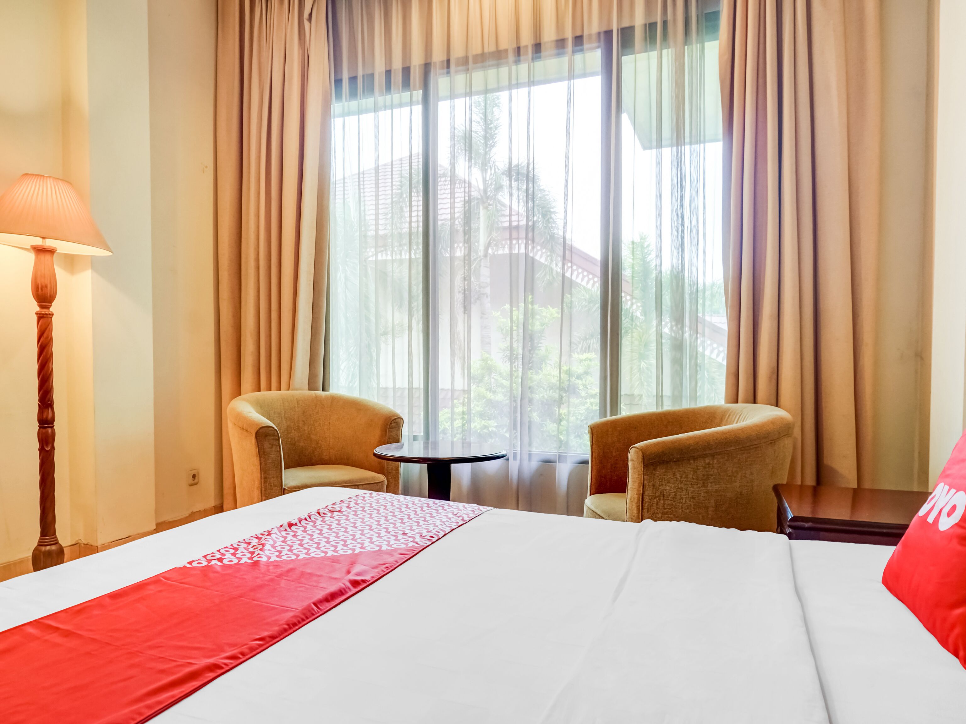 deluxe double room | desk, free wifi, bed sheets