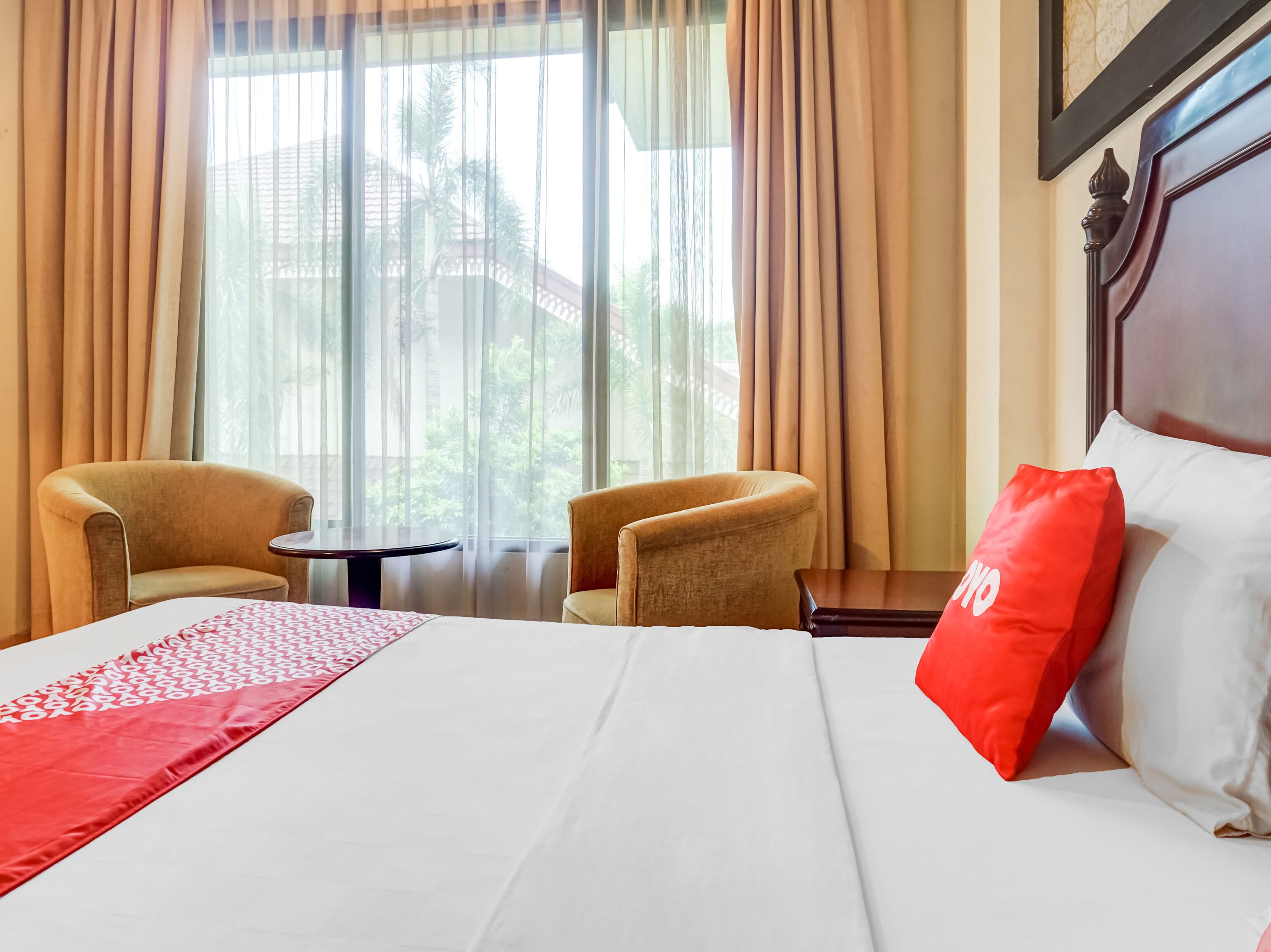 deluxe double room | desk, free wifi, bed sheets