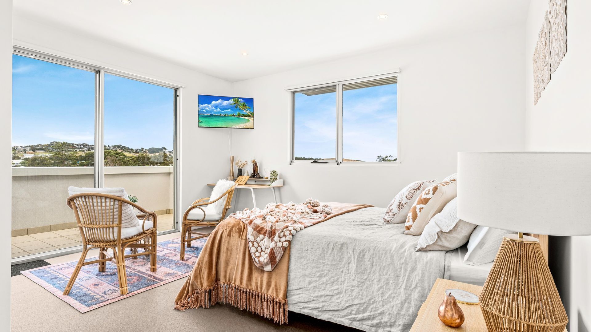 3 bedrooms, iron/ironing board, internet