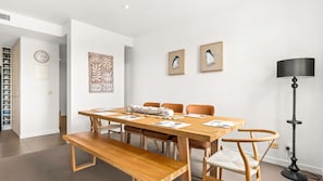 Dining - Penthouse Bridgeview San Remo (San Remo)