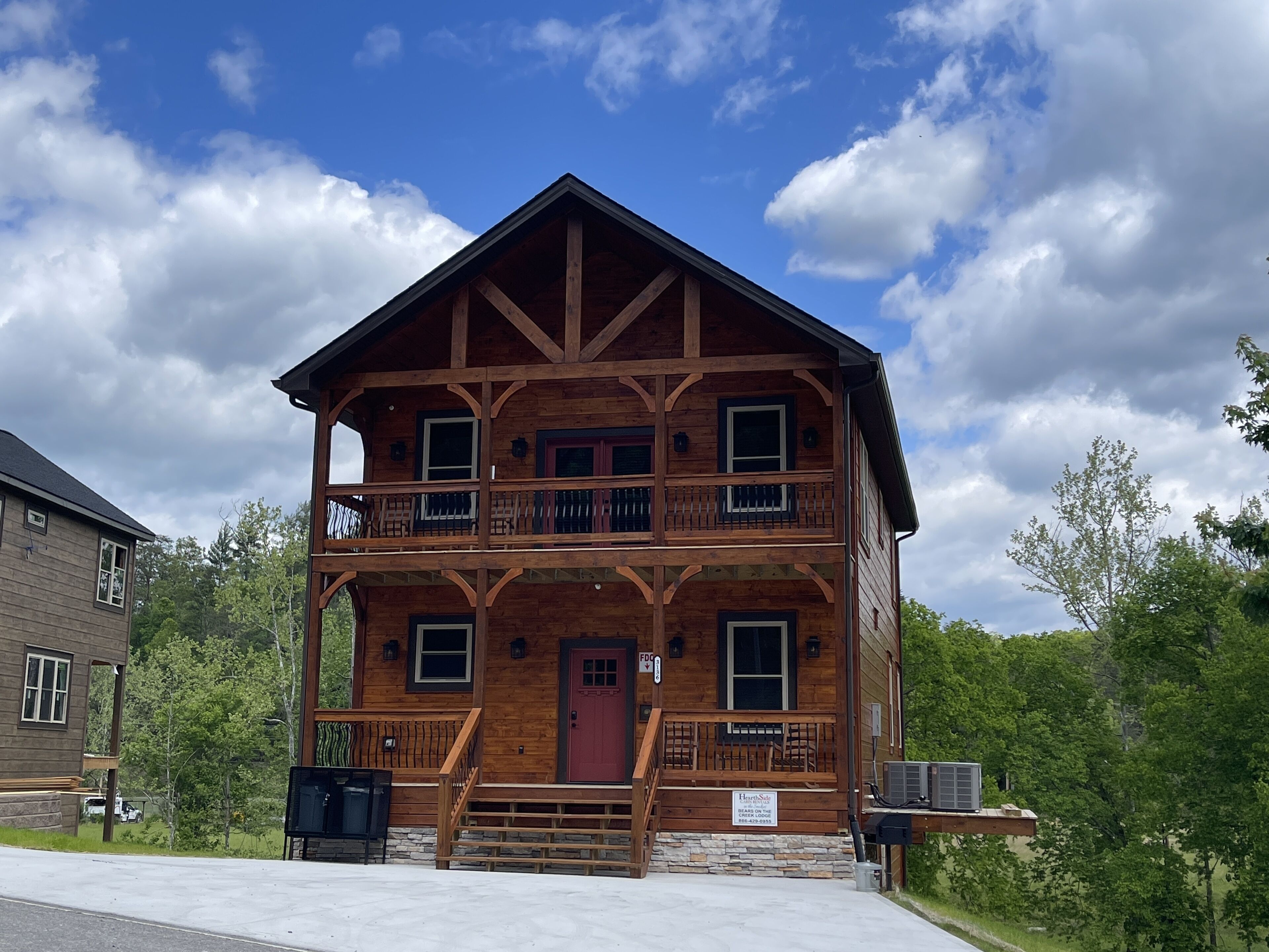 BRAND NEW 5 Bedroom, minutes from Pigeon Forge Parkway! FREE PASSES INCLUDED!