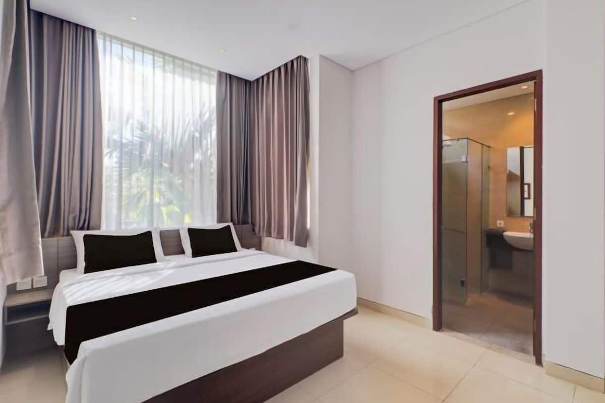 2 bedrooms, desk, laptop workspace, free WiFi