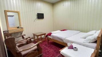 Deluxe Double or Twin Room | Iron/ironing board, free WiFi