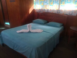 Basic Room, 1 Bedroom, Ensuite | Bed sheets - Centro espiritual luz del amazonas (Iquitos)