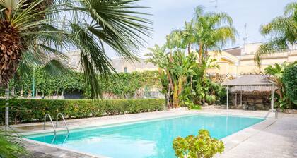 Villa 'Gli Archi with Pool - Lecce' with Private Pool, Garden and Air Conditioning