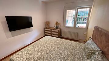 4 bedrooms, free WiFi, bed sheets