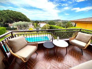 Property grounds - Villa 'Carme' with Sea View, Wi-Fi and Air Conditioning (Calonge)