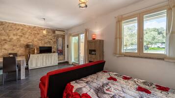 1 多间卧室、床单