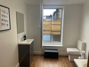 Standard-Apartment | Badezimmer