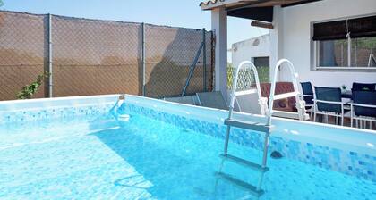 Holiday Home 'Los Olivos' with Private Pool, Wi-Fi and Air Conditioning