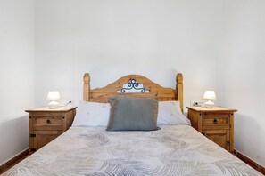 2 makuuhuonetta, silitysrauta/-lauta, ilmainen Wi-Fi, vuodevaatteet