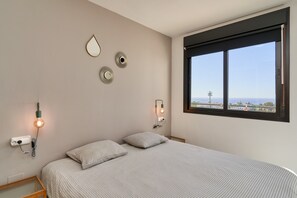 2 bedrooms, iron/ironing board, free WiFi, bed sheets - '2-Bedroom Apartment with Seaview', Wi-Fi and Air Conditioning (Nerja)