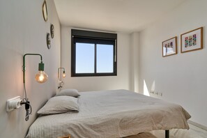 2 chambres, fer et planche à repasser, Wi-Fi gratuit, draps fournis