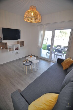 Living area - Zennova 24 Nikiti FLOW Family Apt (Sithonia)