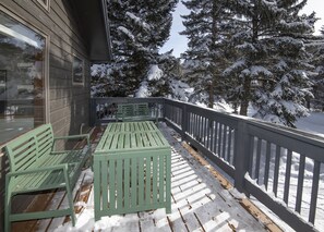 Outdoor dining - Updated Townhome | Hot Tub | Shuttle to Slopes (Avon)