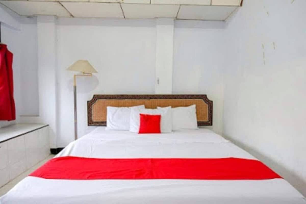 Deluxe tweepersoonskamer | Een bureau, gratis wifi, beddengoed