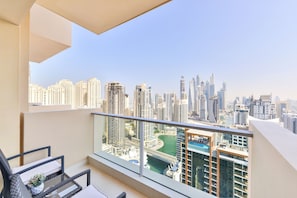Deluxe 1BR Suite | Balcony