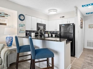 Fridge, microwave, stovetop, dishwasher