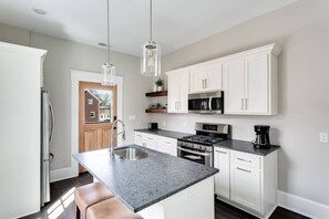 Microonde, forno, lavastoviglie, macchina per tè/caffè