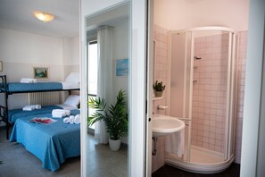 Panoramic Quadruple Room | Free WiFi, bed sheets - Hotel Selene (Riccione)