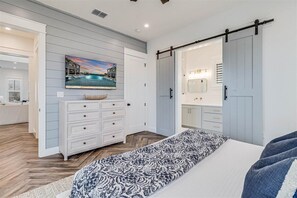 4 Schlafzimmer, Bügeleisen/Bügelbrett, WLAN, Bettwäsche