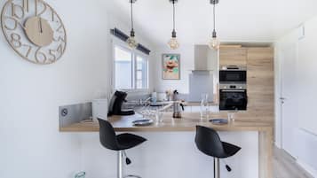 Réfrigérateur, micro-ondes, four, lave-vaisselle