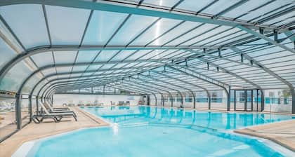 Chalet neuf pour 8 dans une résidence avec piscine